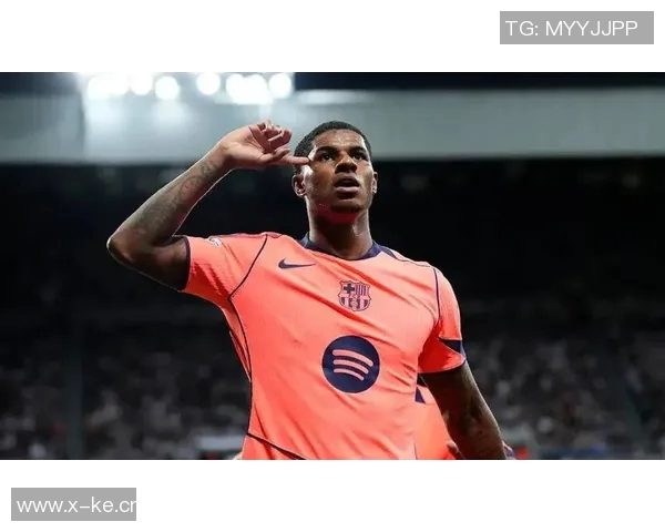 拉什福德积极备战国家德比训练照展现全力以赴的决心与信心 拉什福德积极备战国家德比训练照展现全力以赴的决心与信心