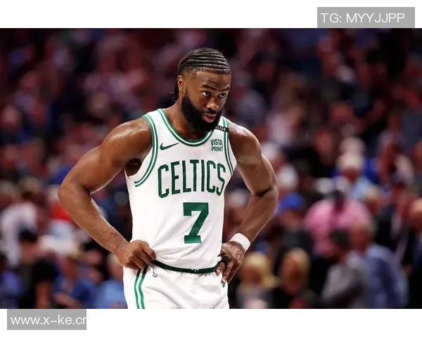 杰伦布朗独揽41分难救球队双拳难敌四手的尴尬局面 杰伦布朗独揽41分难救球队双拳难敌四手的尴尬局面