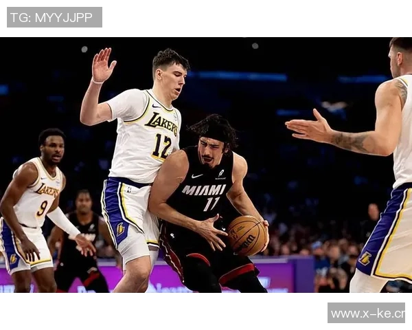 哈克斯高效表现12投10中砍下22分2篮板7助攻助球队获胜 哈克斯高效表现12投10中砍下22分2篮板7助攻助球队获胜