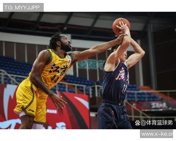 前辽宁三冠外援弗格正式加盟上海队开启新篇章